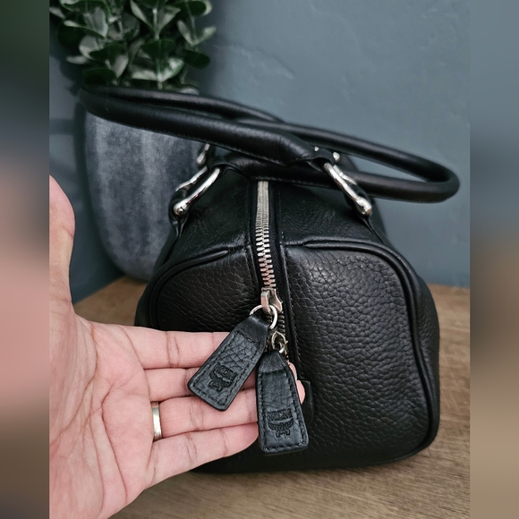 MCM Hand Bag - Picture 5 of 10